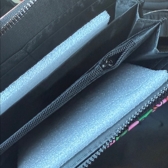 Ed Hardy Pink Skull and Tiger Wallet - Picture 3 of 5